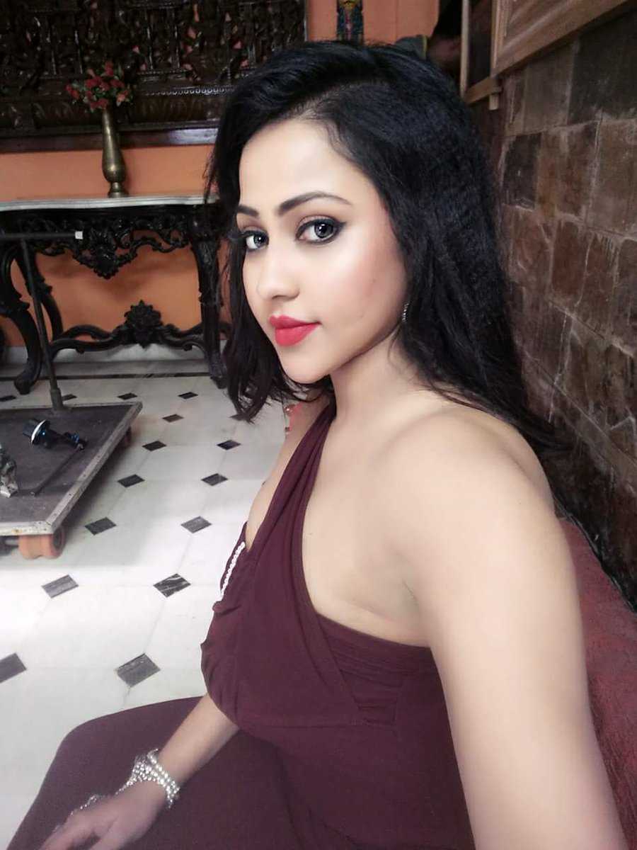 Janvi - Indian escort in DLF Phase 1,2,3,4,5 photo 1 of 1