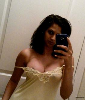 Parineeti - Indian escort in Ahmedabad photo 1 of 1