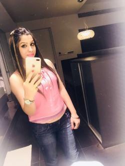  - Asian escort in Hubli photo 1 of 5