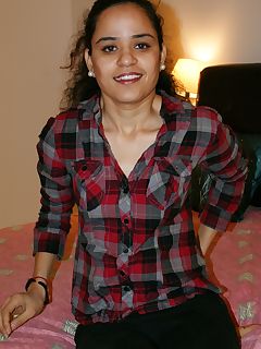 Soniya - Indian escort in Delhi photo 1 of 1