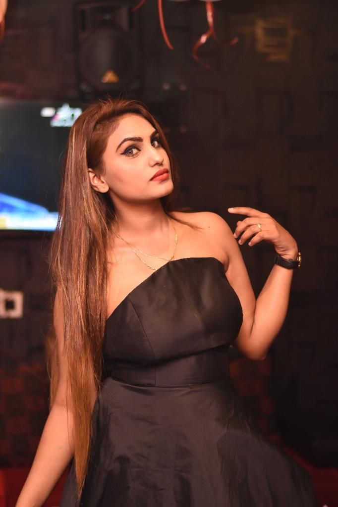 Riya - Indian escort in Navi Mumbai photo 1 of 2