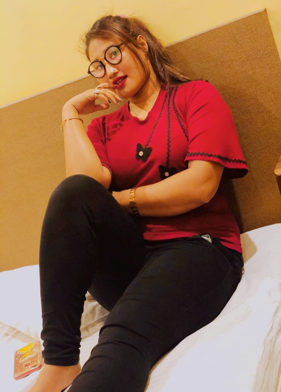 Kangana - Indian escort in Mumbai photo 1 of 2