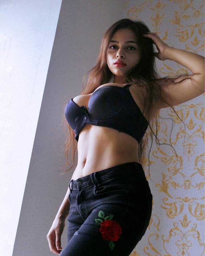 Priya Independent Call Girl in Mohali