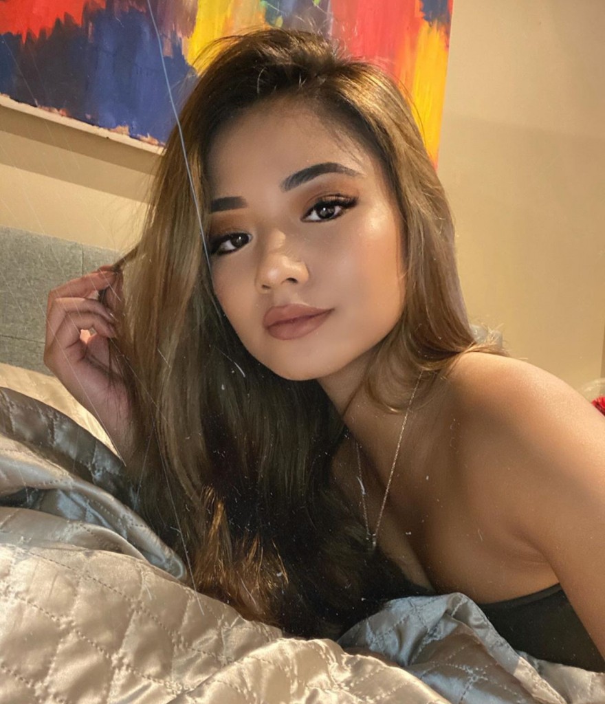 Taniya - Asian escort in Dubai photo 1 of 3