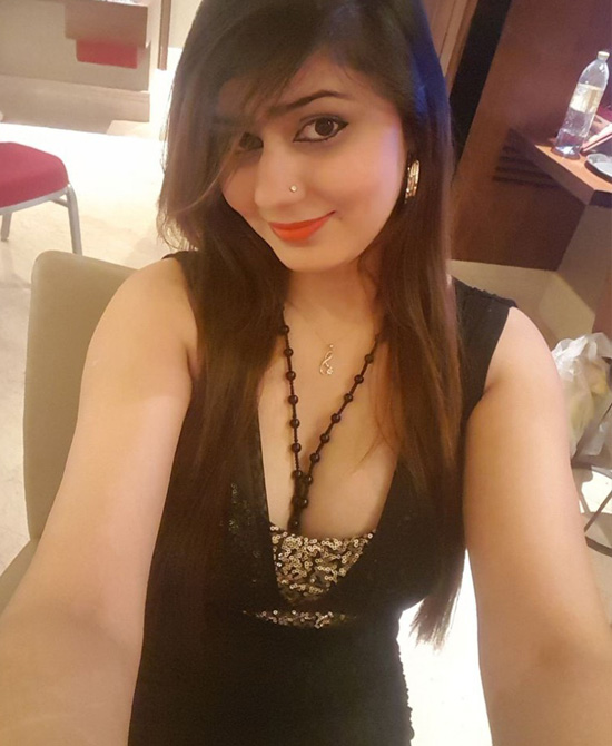 Sarika - Asian escort in Delhi photo 1 of 1