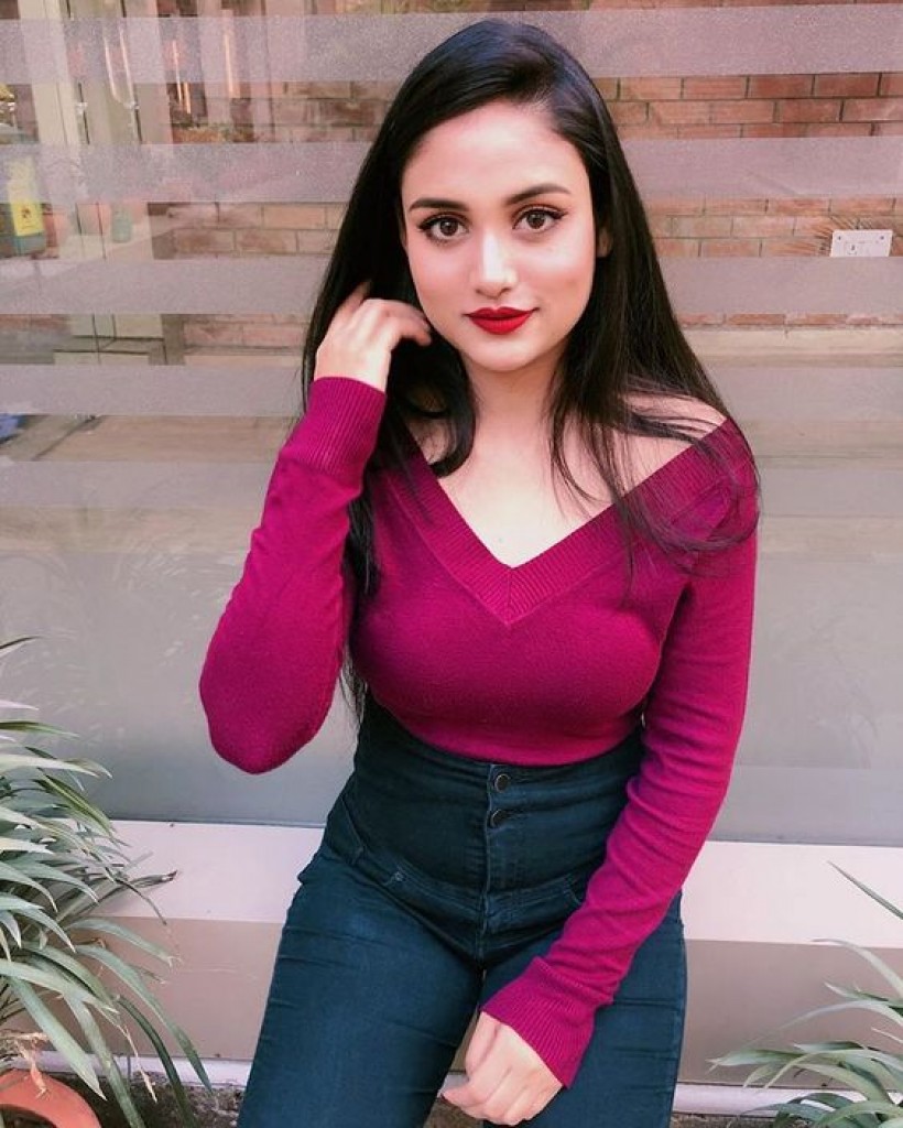 Ruhanshi Escort Girl in Bhlai