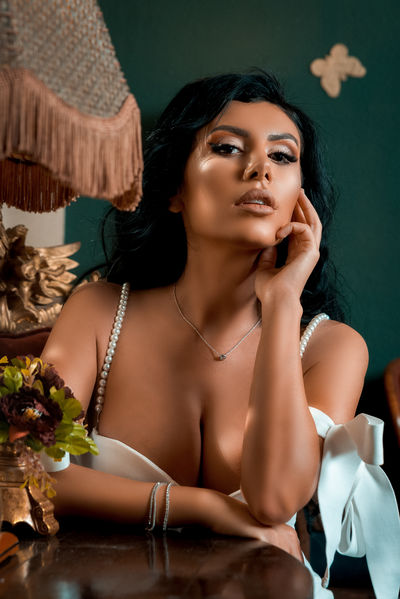 Simran - Asian escort in Navi Mumbai photo 1 of 2