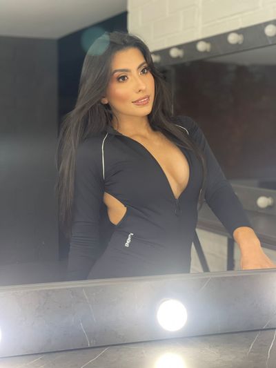 Saumya - Asian escort in Bani Park photo 1 of 2