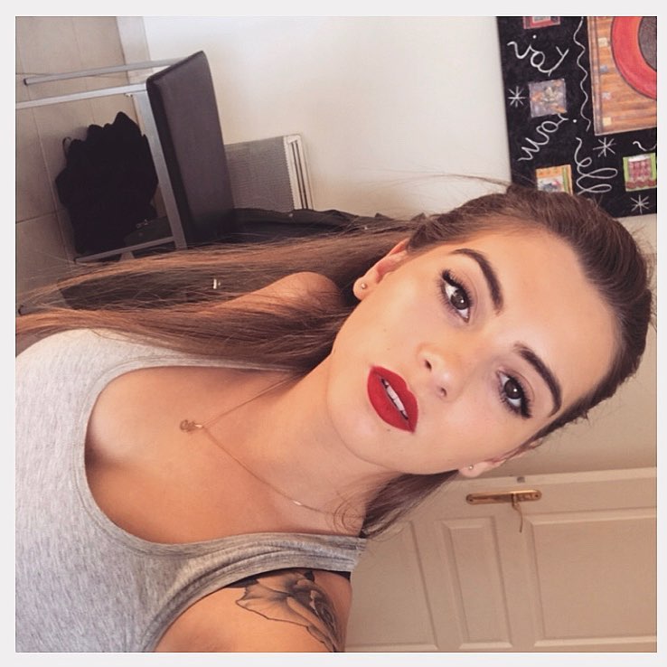 Aveline - Caucasian escort in 7th Arrondissement photo 1 of 3