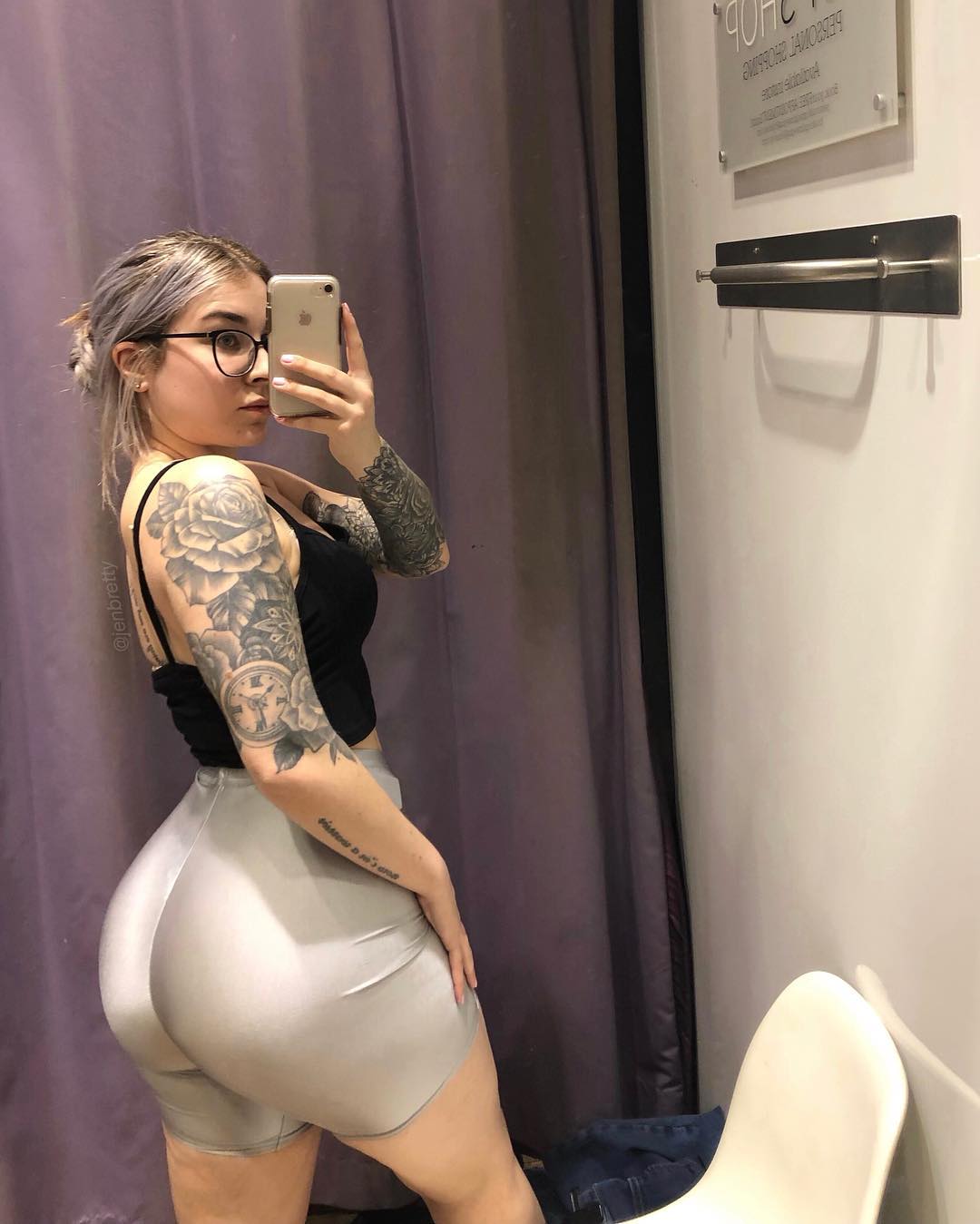 Horny Girl Want My Pussy Licked