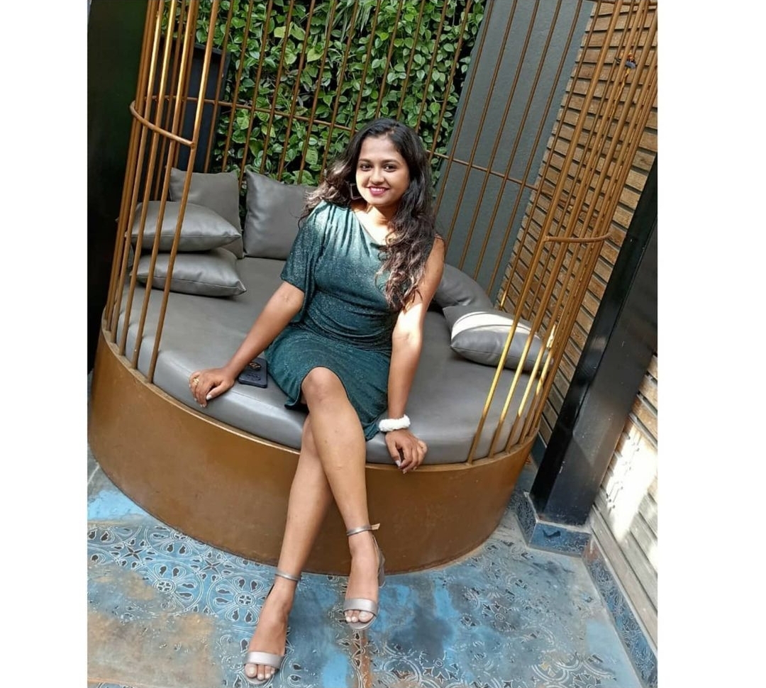 Yashaswi Yashu College pass out girl in Bangalore