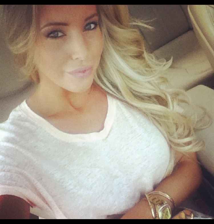 Becky - Caucasian escort in Greenwich photo 1 of 3