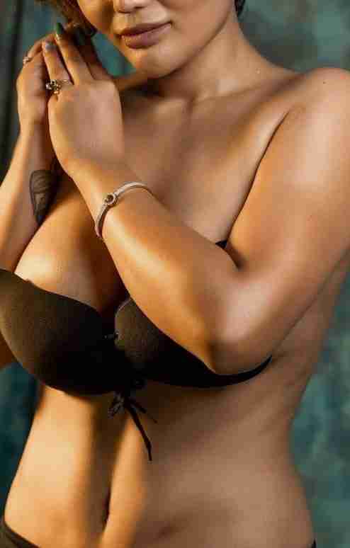 Alley - Asian escort in Delhi photo 1 of 3