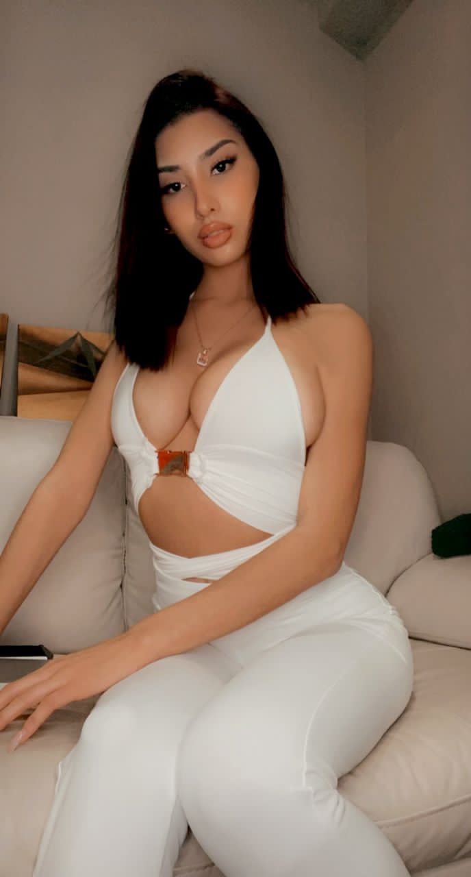 Orianaa - Caucasian escort in Paris photo 1 of 1