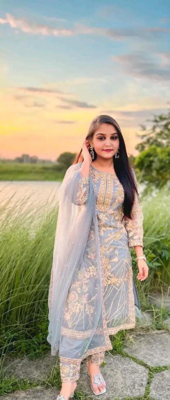 Nikita - Japanese escort in Lucknow photo 1 of 1