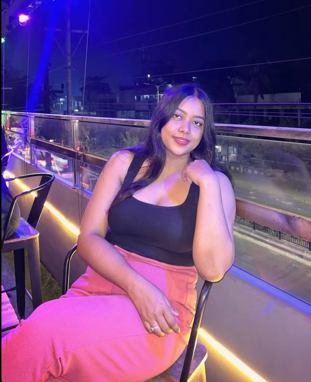 High profile Lucknow escort service cash payment available