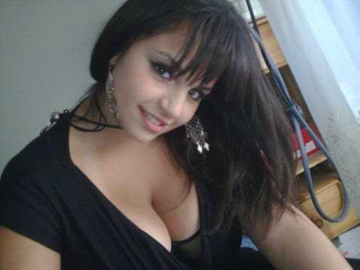 Roshani Escorts