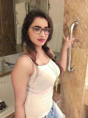 Sonakshi - Indian escort in Civil Lines photo 1 of 2