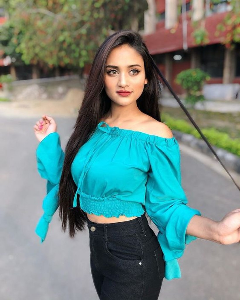 Samita - Indian escort in Mumbai photo 1 of 3