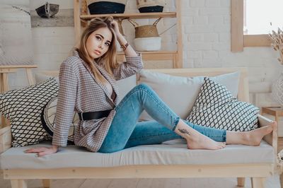 Himanshi, Just come and get to know me - 19395