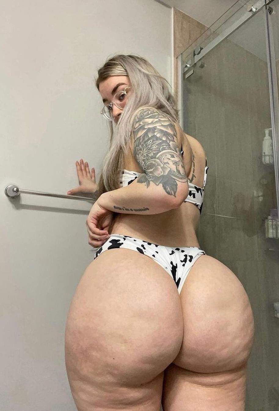 Horny Girl Want My Pussy Licked - 20768