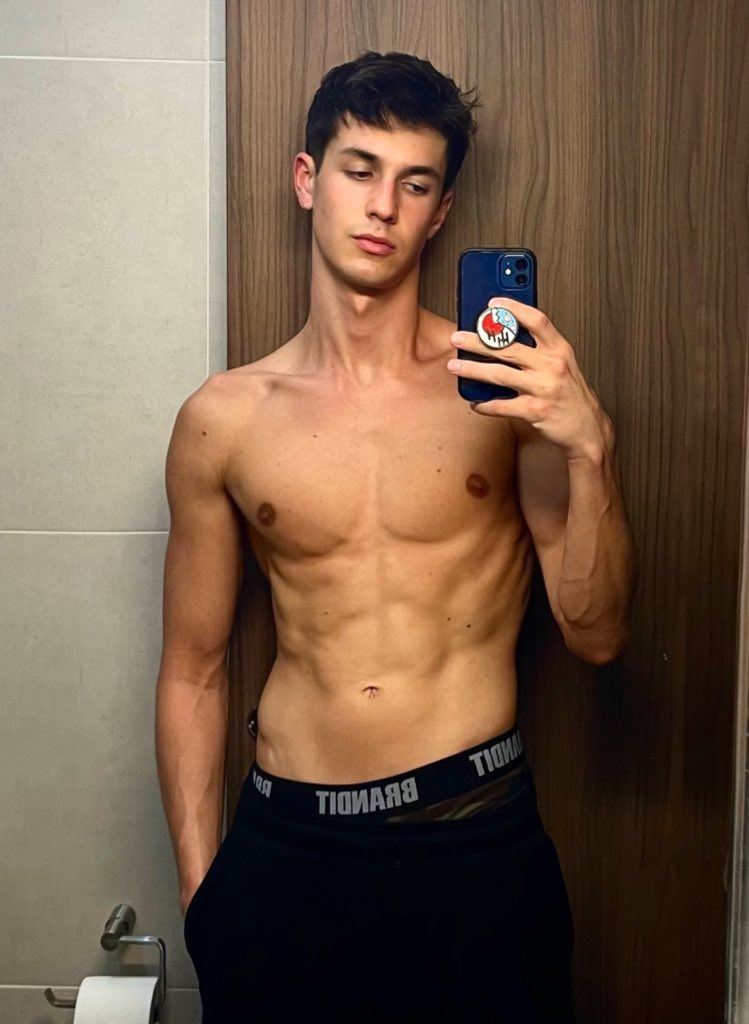 Hugo - Caucasian escort in 7th Arrondissement photo 1 of 3