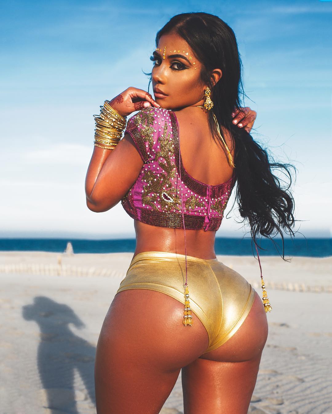 SEXY DUBAI ESCORT MODEL- MISS PADITA