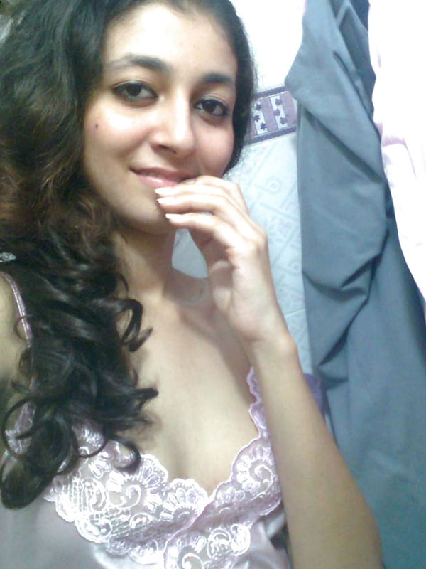 VIP Indian Escort Alina In Dubai